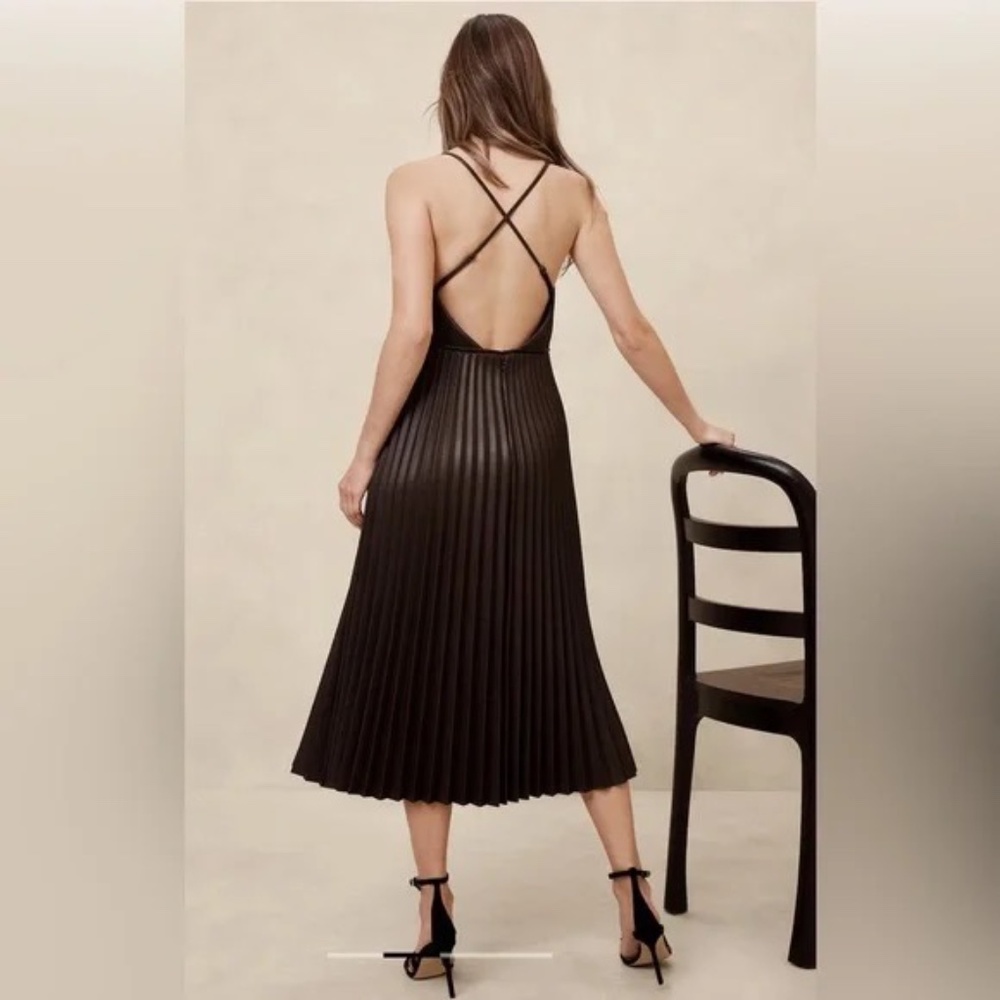 BANANA REPUBLIC VEGAN LEATHER PLEATED MIDI DRESS - Picture 2 of 2